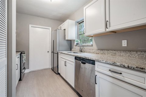 House in Spring Hill, Florida 3 bedrooms, 80.27 sq.m. № 1900689 - photo 10