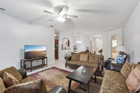 House in Kissimmee, Florida 5 bedrooms, 185.8 sq.m. № 2137509 - photo 6