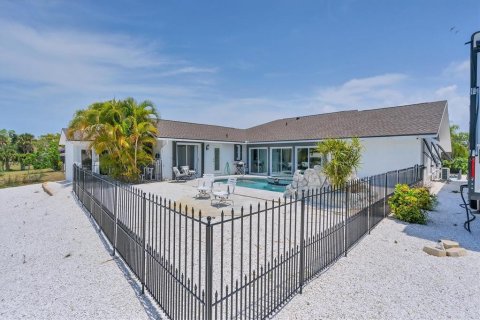 House in Placida, Florida 3 bedrooms, 203.64 sq.m. № 1196082 - photo 15