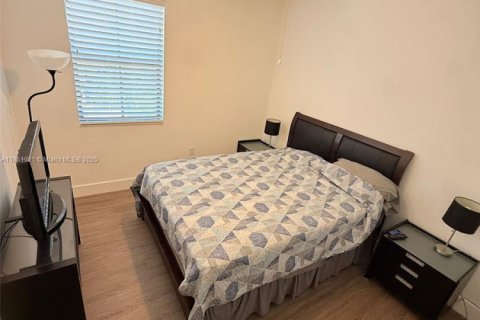 Снять в аренду виллу или дом в Хомстед, Флорида 4 спальни, 226.4м2, № 1875510 - фото 19