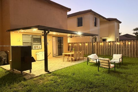 Снять в аренду виллу или дом в Хомстед, Флорида 4 спальни, 226.4м2, № 1875510 - фото 26