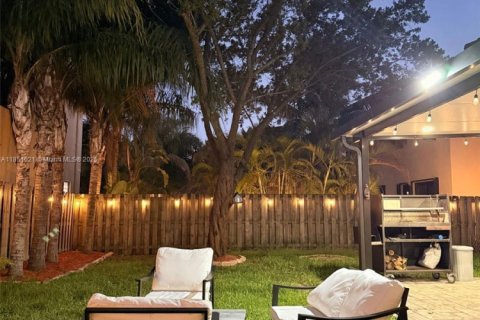 Снять в аренду виллу или дом в Хомстед, Флорида 4 спальни, 226.4м2, № 1875510 - фото 30