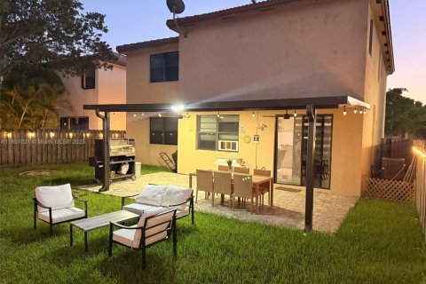 Снять в аренду виллу или дом в Хомстед, Флорида 4 спальни, 226.4м2, № 1875510 - фото 24