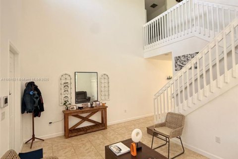 Снять в аренду виллу или дом в Хомстед, Флорида 4 спальни, 226.4м2, № 1875510 - фото 5