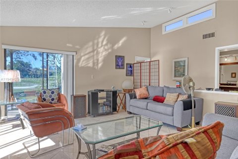 Villa ou maison à vendre à Boynton Beach, Floride: 2 chambres, 132.85 m2 № 2021904 - photo 11