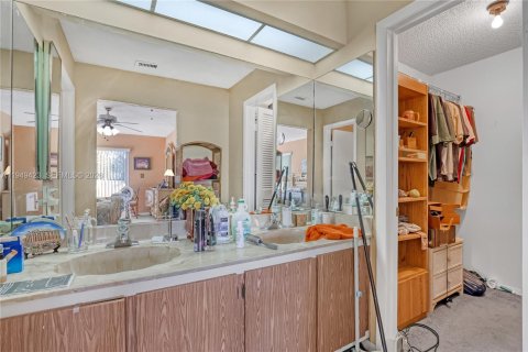 Villa ou maison à vendre à Boynton Beach, Floride: 2 chambres, 132.85 m2 № 2021904 - photo 23