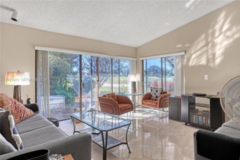 Villa ou maison à vendre à Boynton Beach, Floride: 2 chambres, 132.85 m2 № 2021904 - photo 12