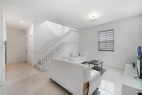 Купить виллу или дом в Майами, Флорида 5 спален, 294.5м2, № 1962182 - фото 4