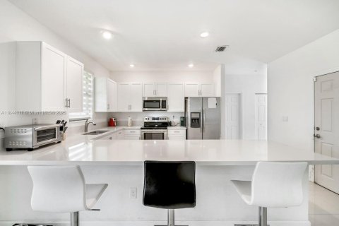 Купить виллу или дом в Майами, Флорида 5 спален, 294.5м2, № 1962182 - фото 10