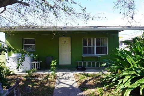 House in St. Lucie, Florida 3 bedrooms, 74.69 sq.m. № 2158365