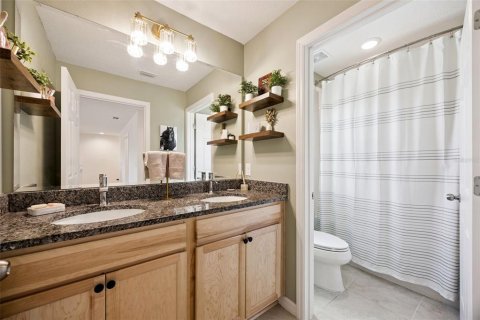 House in Groveland, Florida 6 bedrooms, 300.54 sq.m. № 2151508 - photo 22