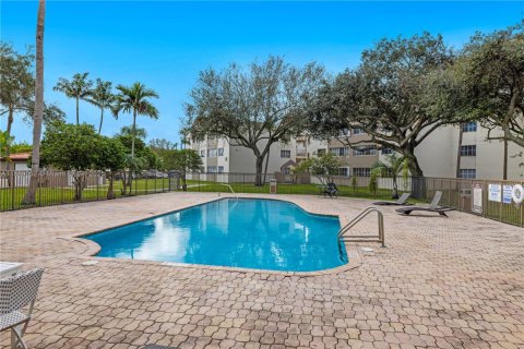 Снять в аренду кондоминиум в Хайалиа, Флорида 2 спальни, 93.27м2, № 1941114 - фото 15