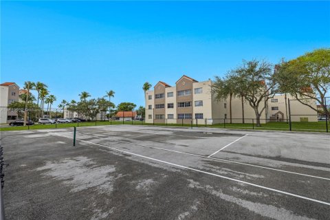 Снять в аренду кондоминиум в Хайалиа, Флорида 2 спальни, 93.27м2, № 1941114 - фото 18