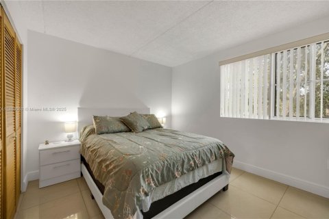 Снять в аренду кондоминиум в Хайалиа, Флорида 2 спальни, 93.27м2, № 1941114 - фото 10