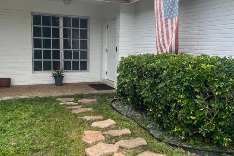 Casa en venta en Coral Springs, Florida, 3 dormitorios, 135.54 m2 № 2242571 - foto 2