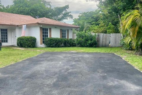 Villa ou maison à Coral Springs, Floride 3 chambres, 135.54 m2 № 2242571