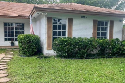 Casa en venta en Coral Springs, Florida, 3 dormitorios, 135.54 m2 № 2242571 - foto 3
