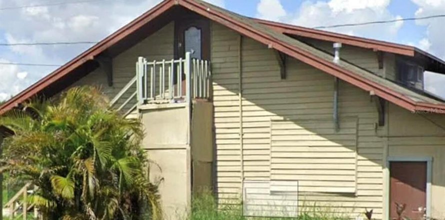 House in Lake Alfred, Florida 7 bedrooms, 194.44 sq.m. № 2132476