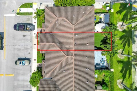 Townhouse in Homestead, Florida 3 bedrooms, 141.58 sq.m. № 1889893 - photo 24