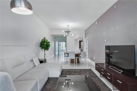 Снять в аренду кондоминиум в Норт-Бей-Виллидж, Флорида 3 спальни, 130.99м2, № 1943781 - фото 4