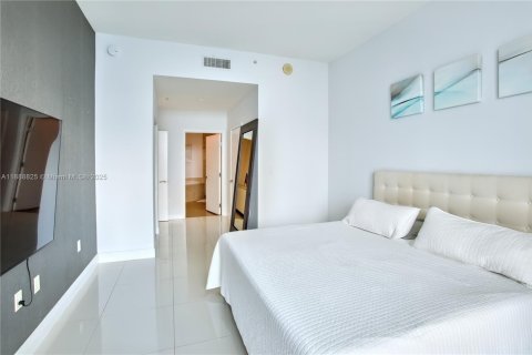 Снять в аренду кондоминиум в Норт-Бей-Виллидж, Флорида 3 спальни, 130.99м2, № 1943781 - фото 16