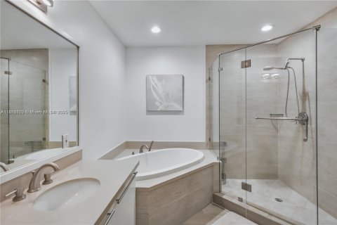 Снять в аренду кондоминиум в Норт-Бей-Виллидж, Флорида 3 спальни, 130.99м2, № 1943781 - фото 11