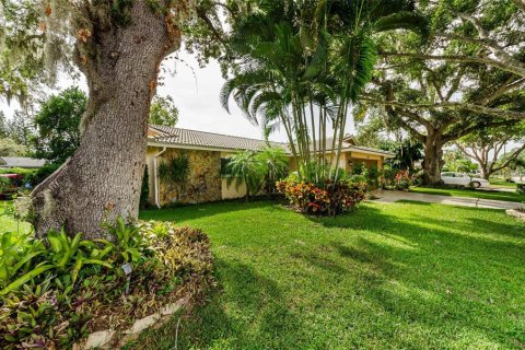 Villa ou maison à vendre à Palm Harbor, Floride: 3 chambres, 137.03 m2 № 2406432 - photo 3