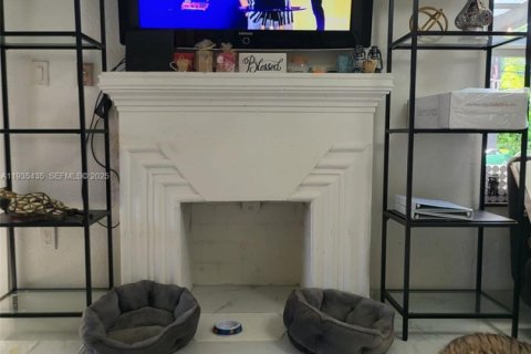 Casa en alquiler en Miami, Florida, 2 dormitorios, 109.9 m2 № 1993577 - foto 7