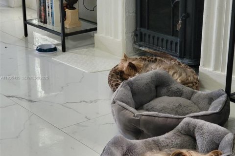 Casa en alquiler en Miami, Florida, 2 dormitorios, 109.9 m2 № 1993577 - foto 6