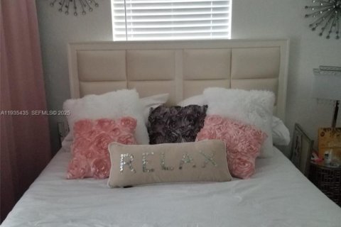 Casa en alquiler en Miami, Florida, 2 dormitorios, 109.9 m2 № 1993577 - foto 9