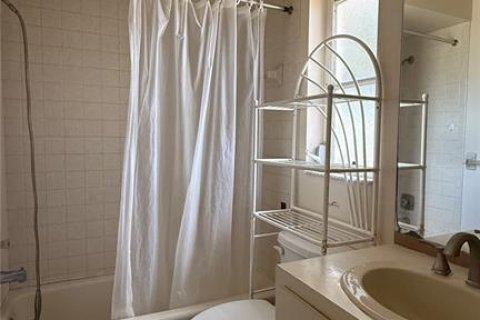 Снять в аренду квартиру в Норт-Порт, Флорида 2 спальни, 100.89м2, № 2205979 - фото 9