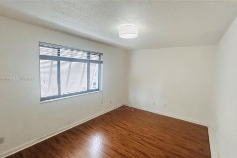 Купить таунхаус в Пемброк-Пайнс, Флорида 2 спальни, 137.68м2, № 1950060 - фото 11