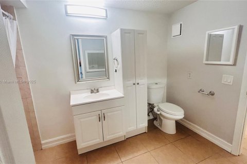 Купить таунхаус в Пемброк-Пайнс, Флорида 2 спальни, 137.68м2, № 1950060 - фото 15