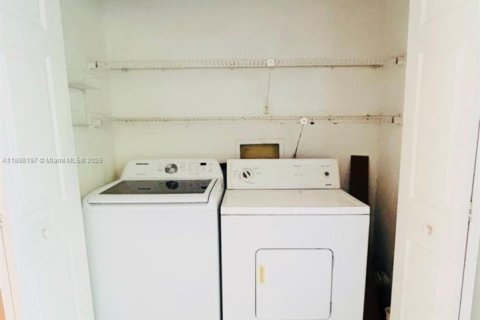 Купить таунхаус в Пемброк-Пайнс, Флорида 2 спальни, 137.68м2, № 1950060 - фото 8