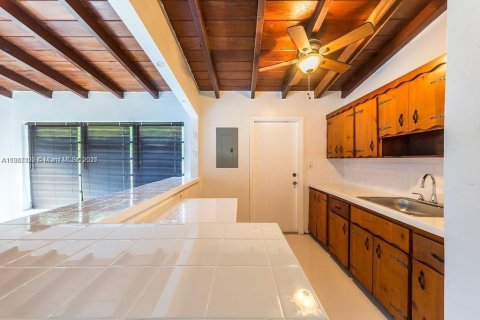 House in North Miami Beach, Florida 2 bedrooms, 92.9 sq.m. № 1891472 - photo 8