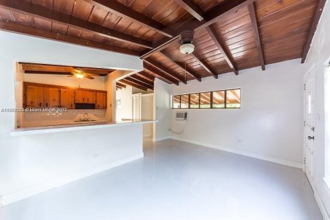 Villa ou maison à louer à North Miami Beach, Floride: 2 chambres, 92.9 m2 № 1891472 - photo 4