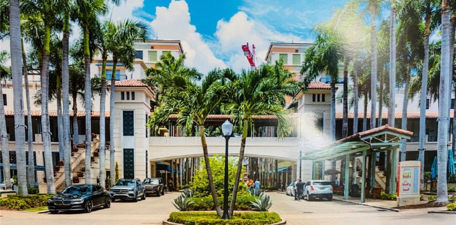Condo in Coral Gables, Florida, 2 bedrooms  № 1332118