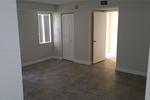 Copropriété à louer à Tamarac, Floride: 3 chambres, 130.81 m2 № 1946771 - photo 17