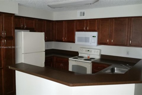 Copropriété à louer à Tamarac, Floride: 3 chambres, 130.81 m2 № 1946771 - photo 9