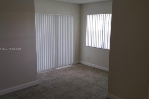 Copropriété à louer à Tamarac, Floride: 3 chambres, 130.81 m2 № 1946771 - photo 15