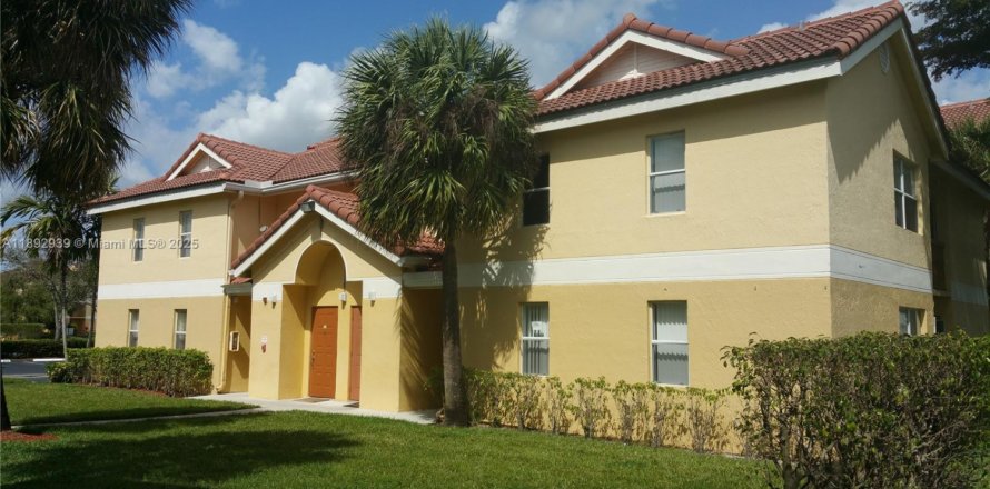 Condo à Tamarac, Floride, 3 chambres  № 1946771