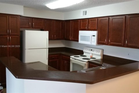 Copropriété à louer à Tamarac, Floride: 3 chambres, 130.81 m2 № 1946771 - photo 6