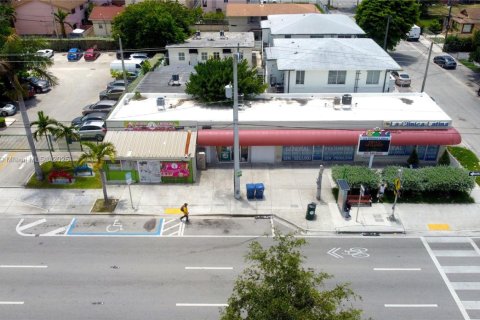 Propiedad comercial en venta en Miami, Florida № 2012715 - foto 5