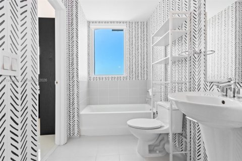 Купить кондоминиум в Майами, Флорида 3 спальни, 224.36м2, № 2051582 - фото 21