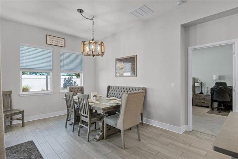 House in Winter Garden, Florida 4 bedrooms, 196.58 sq.m. № 1737278 - photo 13