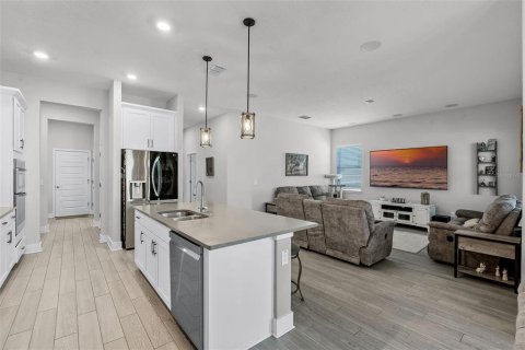House in Winter Garden, Florida 4 bedrooms, 196.58 sq.m. № 1737278 - photo 12