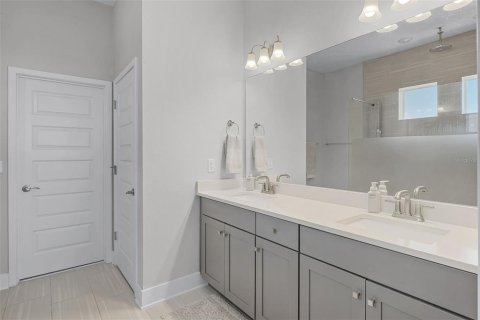 House in Winter Garden, Florida 4 bedrooms, 196.58 sq.m. № 1737278 - photo 23