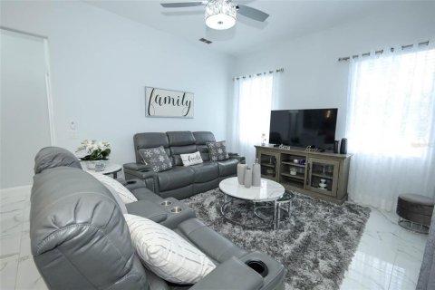Casa en venta en Clermont, Florida, 3 dormitorios, 170.2 m2 № 1879313 - foto 8