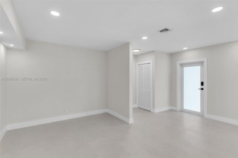 Casa en venta en Fort Lauderdale, Florida, 3 dormitorios, 132.48 m2 № 2355504 - foto 28