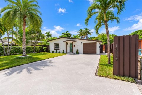 Casa en venta en Fort Lauderdale, Florida, 3 dormitorios, 132.48 m2 № 2355504 - foto 2